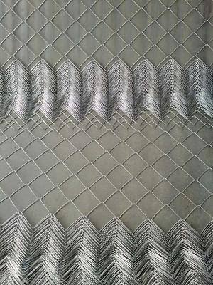 供應6mm*6mm勾花網(wǎng)護欄 勾花網(wǎng)廠家價格 鍍鋅勾花網(wǎng)-安平縣卓勛金屬絲網(wǎng)制品