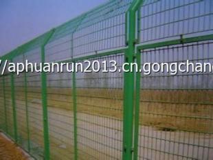 好刀片刺絲護欄網【安平縣環(huán)潤金屬絲網制品】專業(yè)生產_世界工廠網